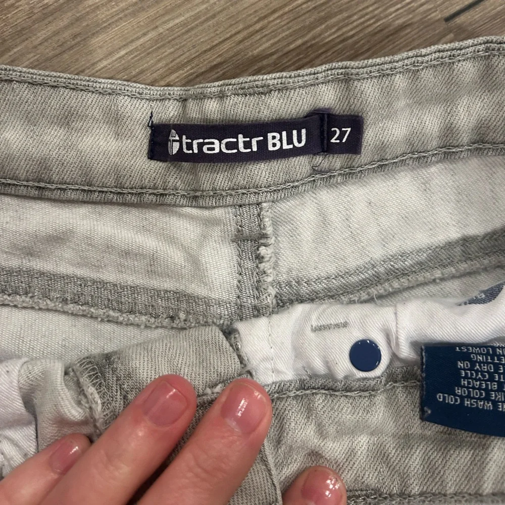 Tractr Blu- Gray Jean Shorts Distressed Casual Style - Picture 2 of 4